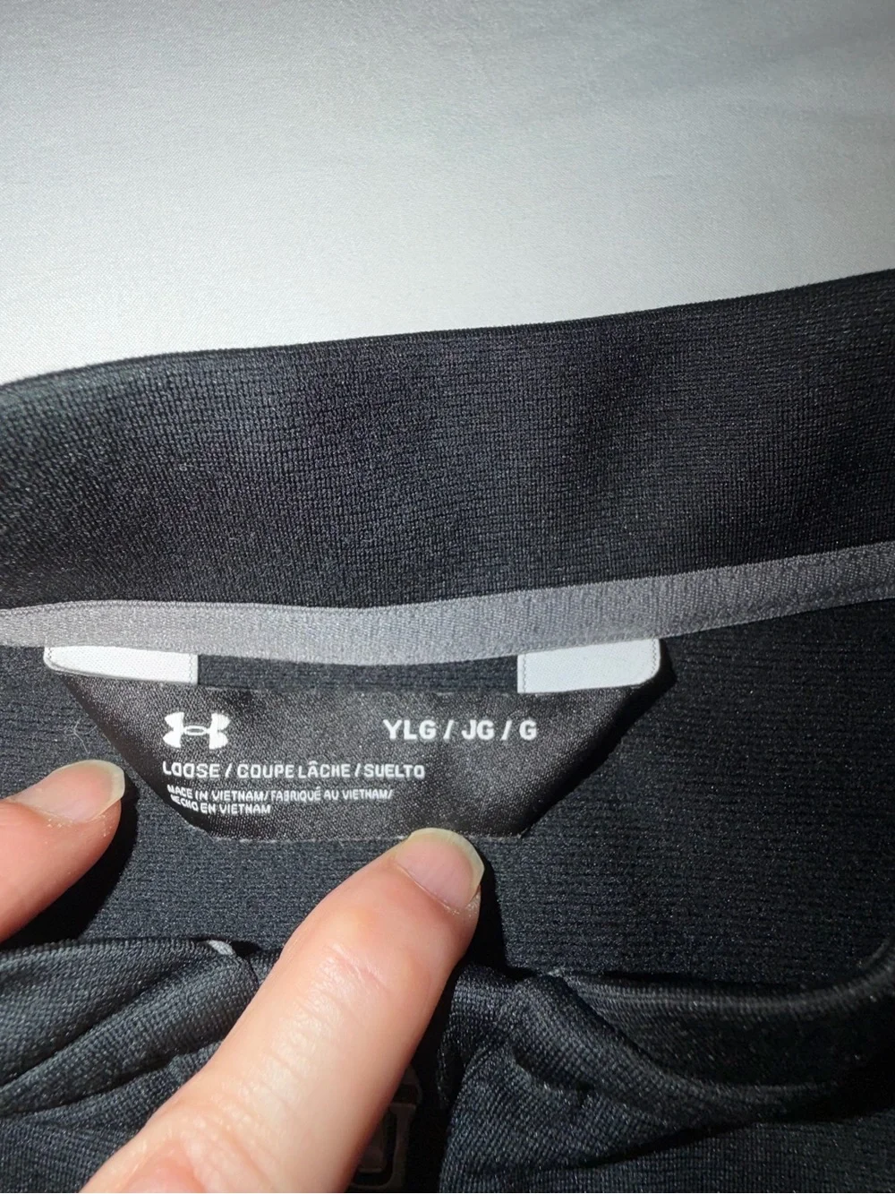 Under Armour Black Zip-Up Jacket with Gray Logo Youth M 0023